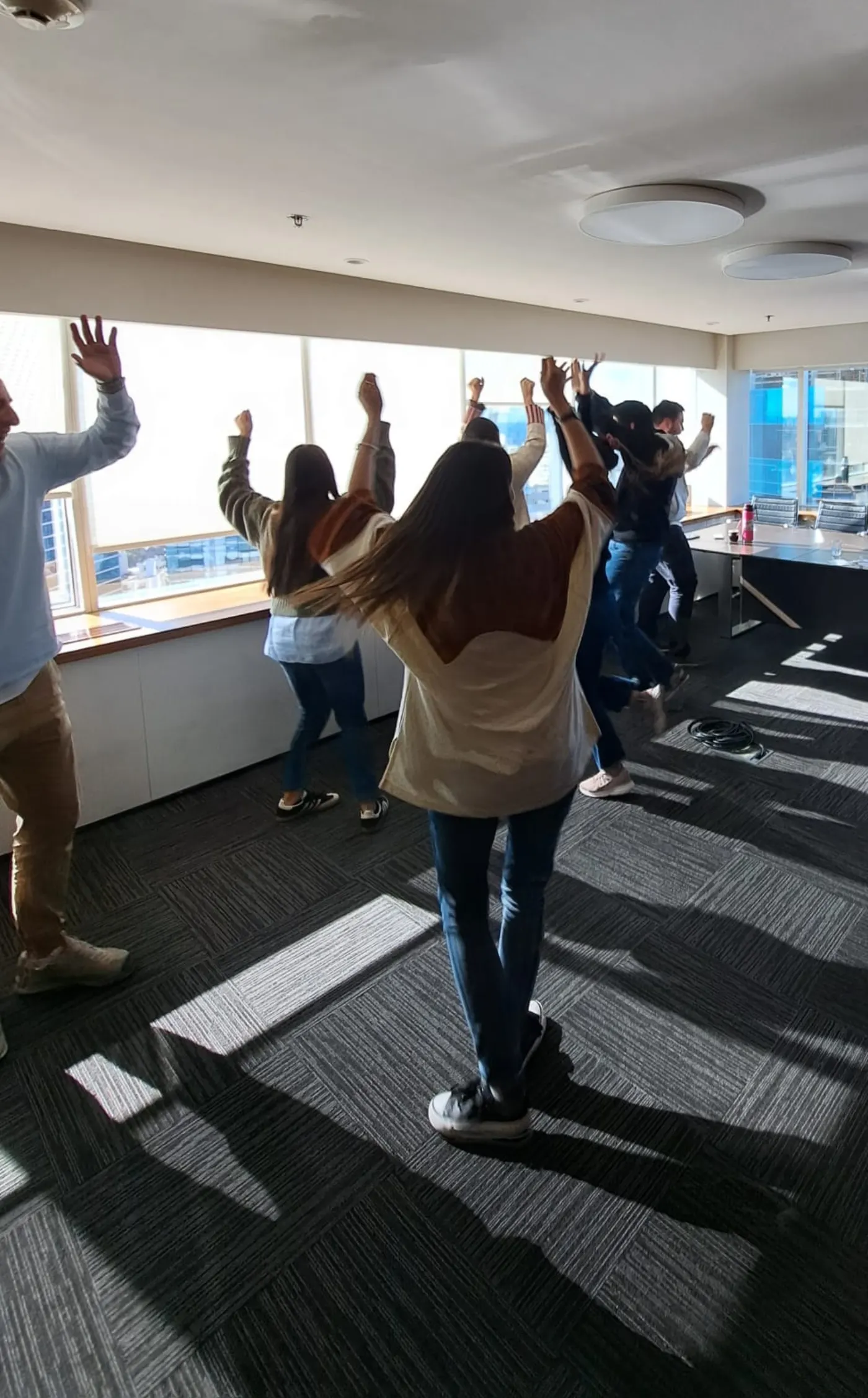 Equipo en una experiencia de Creajú